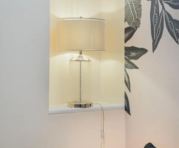 Lupa Luxury דירה