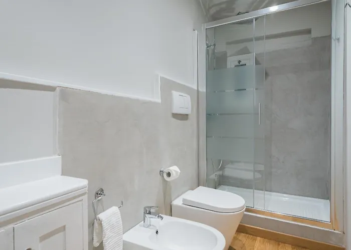 Lupa Luxury דירה